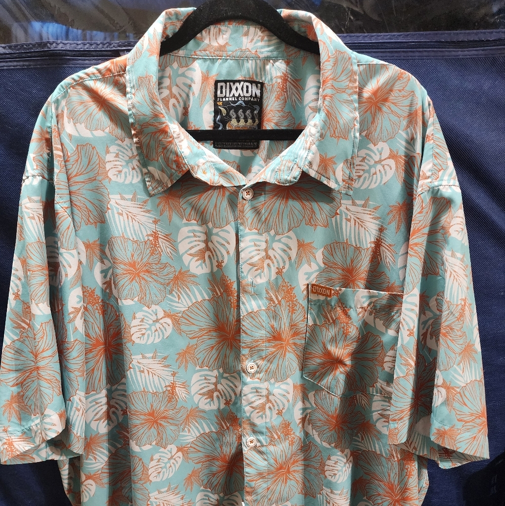 NWOT Dixxon The Inferno Button Up Short Sleeve Shirt